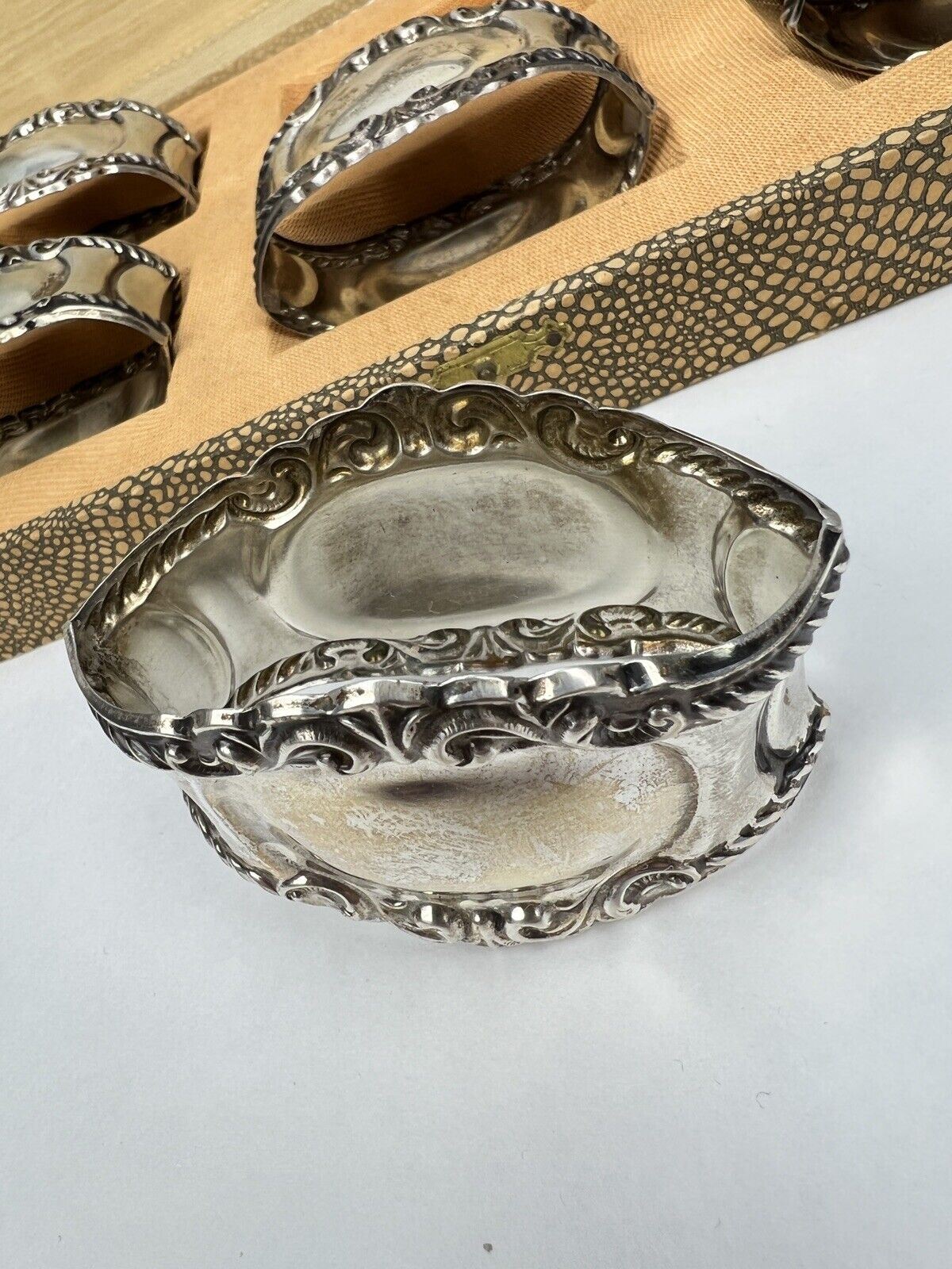 Antique Boxed Set of 6 ARGENTO 800 Italian SILVER Repousse Baroque Napkin Rings