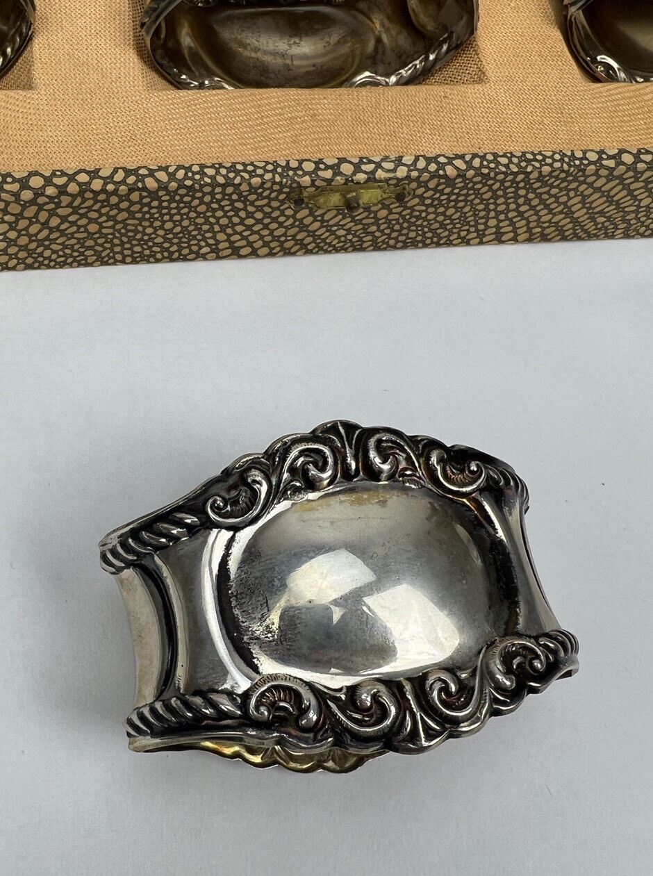 Antique Boxed Set of 6 ARGENTO 800 Italian SILVER Repousse Baroque Napkin Rings