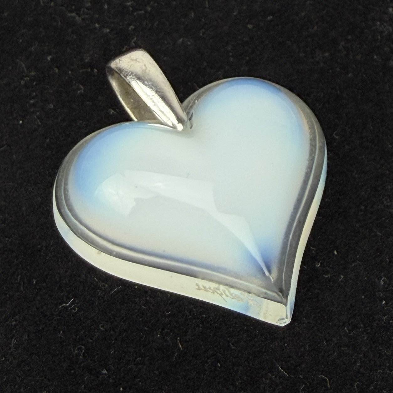 LALIQUE Coeur Opalescent White / Blue HEART PENDANT Crystal SILVER BALE Necklace