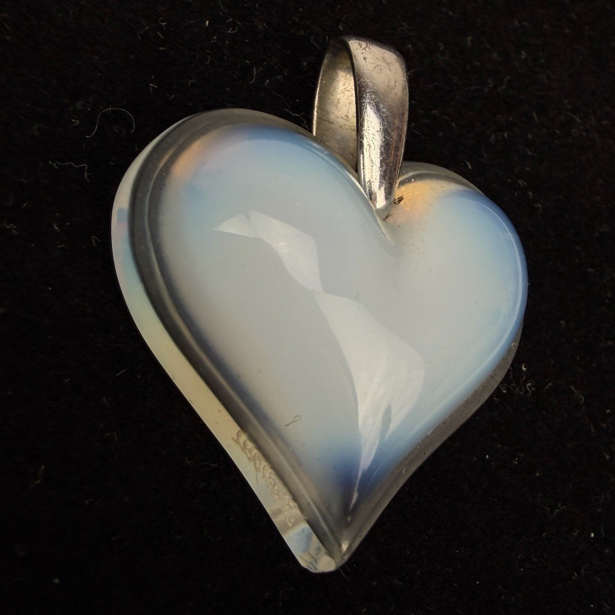 LALIQUE Coeur Opalescent White / Blue HEART PENDANT Crystal SILVER BALE Necklace