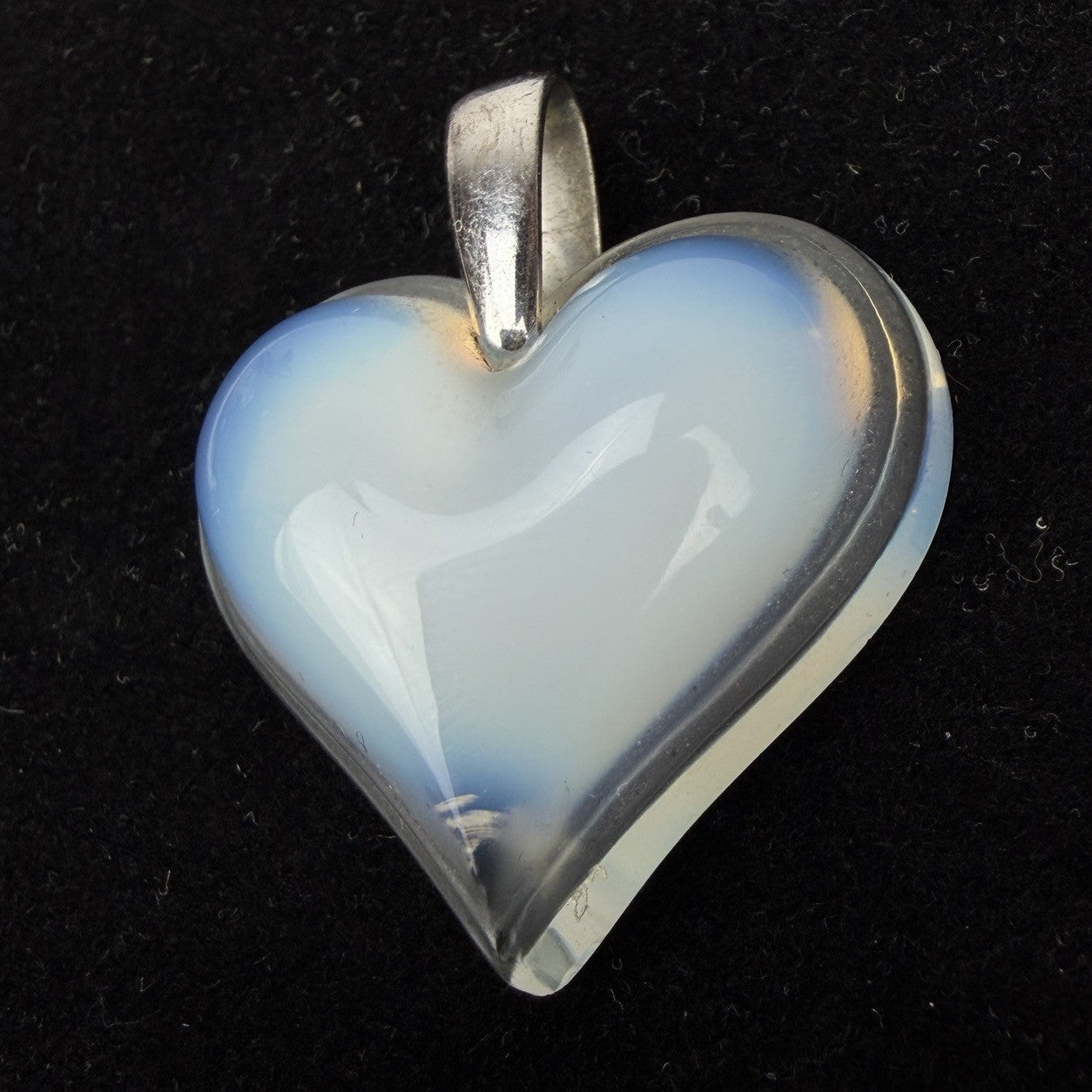 LALIQUE Coeur Opalescent White / Blue HEART PENDANT Crystal SILVER BALE Necklace