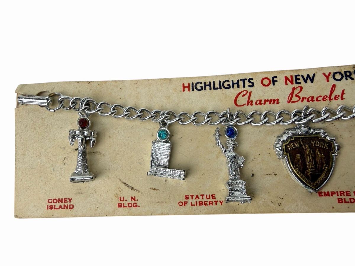 Vintage 1950’s NEW YORK CITY NYC Souvenir Charm Bracelet w/ Original Card ENCO