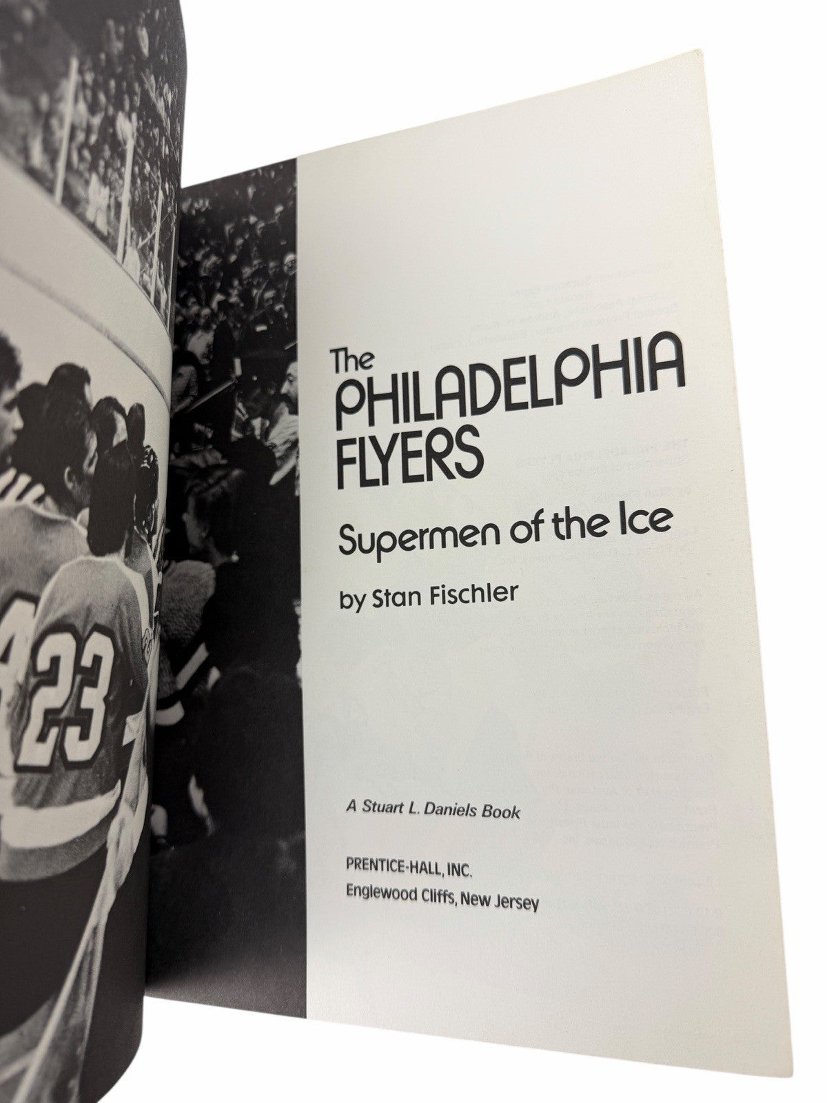Vintage 1974 PHILADELPHIA FLYERS Supermen of the Ice HOCKEY BOOK Bobby Clarke