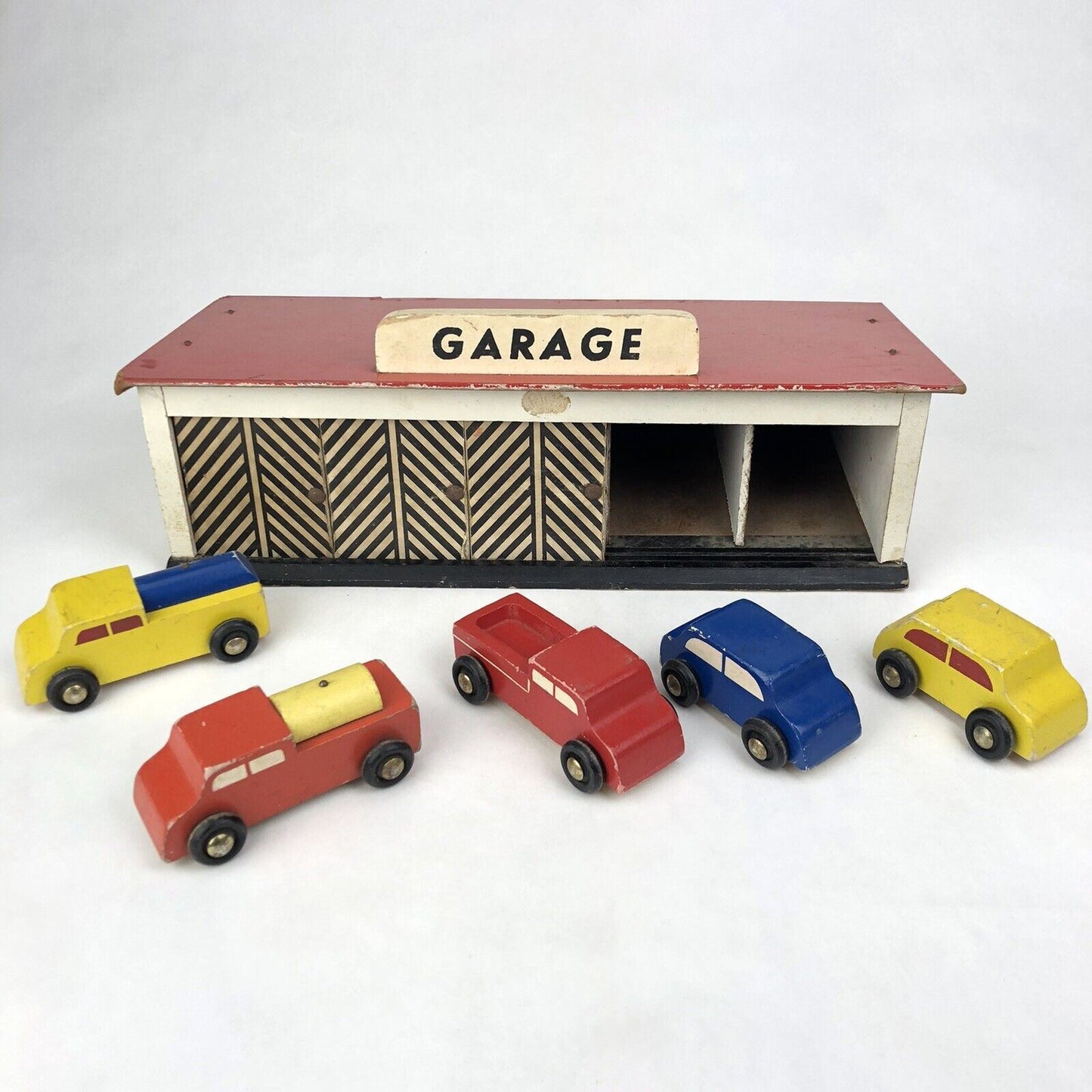 Vintage MCM 1960’s MICKI GEMLA Sweden WOODEN TOY GARAGE + 5 Cars / Trucks